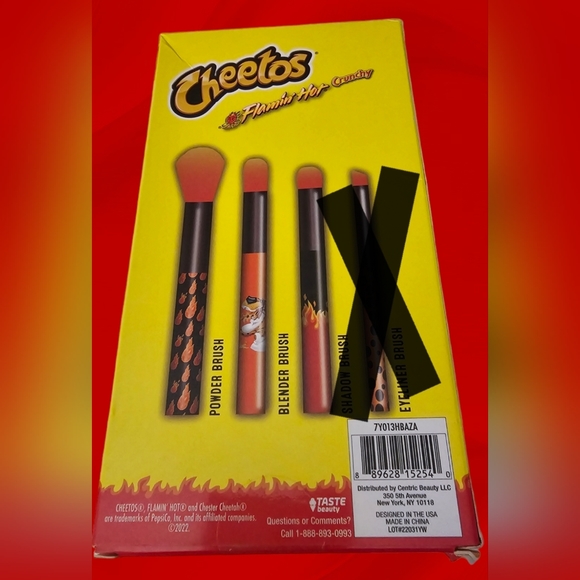 NIB Cheetos Cosmetic Brush Set Makeup Brushes - Picture 5 of 6